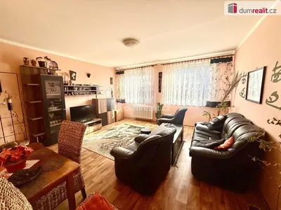 Oturma odası; doğal ışık, modern stil