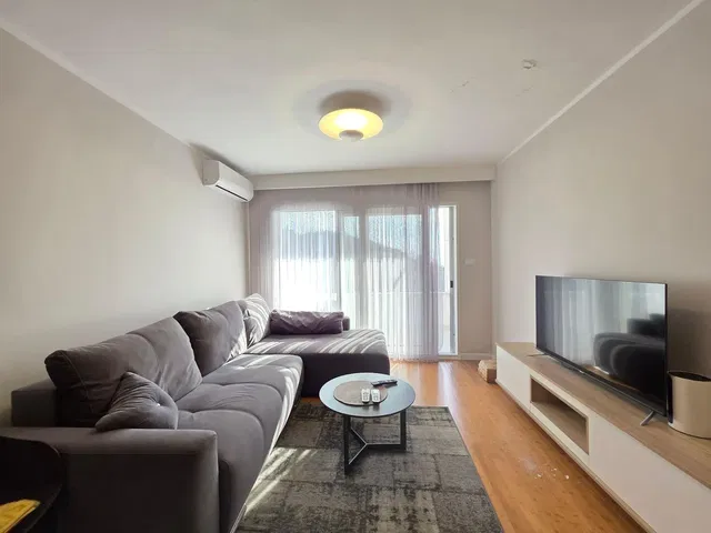 Dnevna soba; prirodno svjetlo, moderni stil