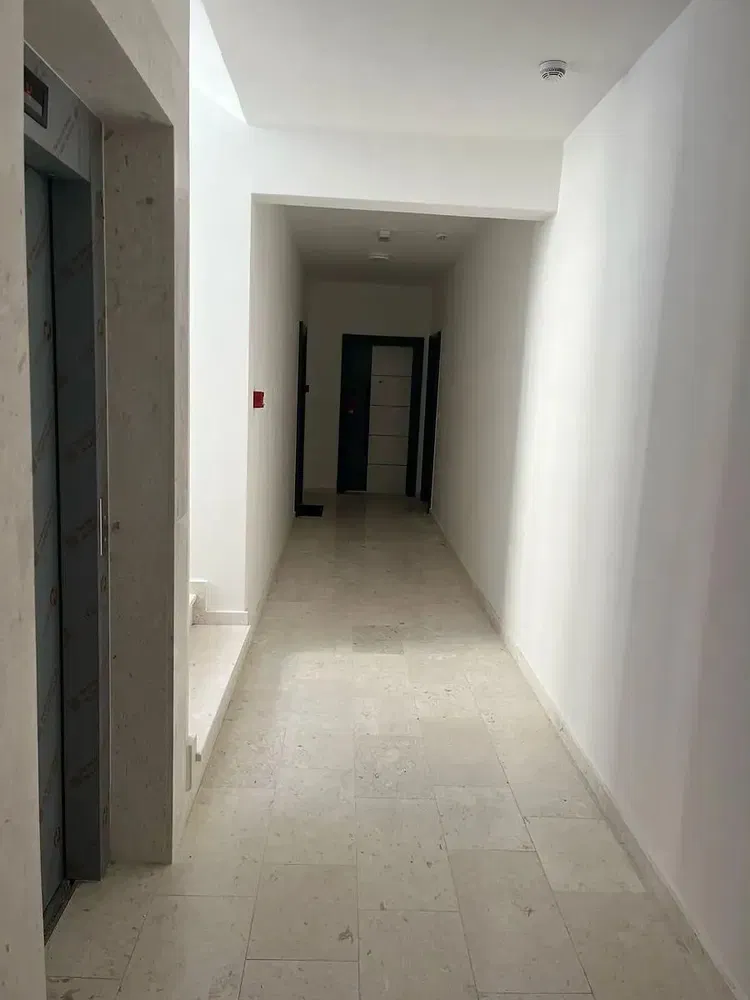 Diğer; fayans zemin