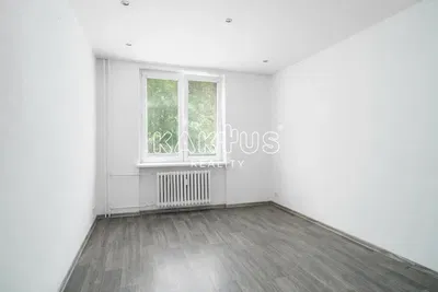 Salon; vue, parquet, lumière naturelle