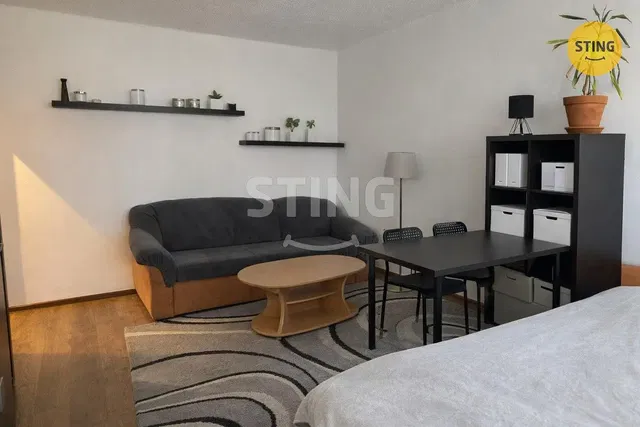 Wohnzimmer; moderner stil, holzboden, tageslicht