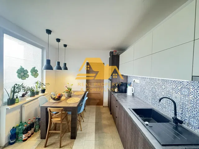 Kuchyňa; moderný štýl, prirodzené svetlo, po rekonštrukcii