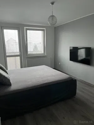 Spavaća soba; prirodno svjetlo, moderni stil