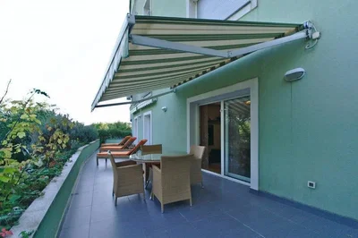 Terasa; přirozené světlo