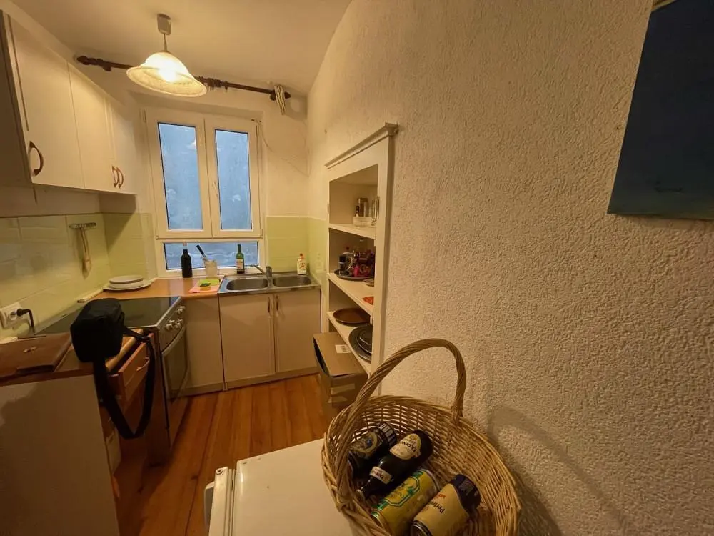 Küche; küchengeräte, tageslicht