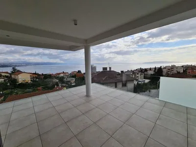 Terasa; dlažba, výhled