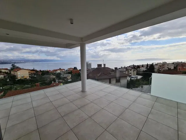 Taras; podłoga z płytek, widok