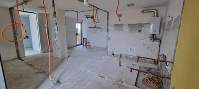 Küche; renovierungsbedürftig, warmwasserbereiter