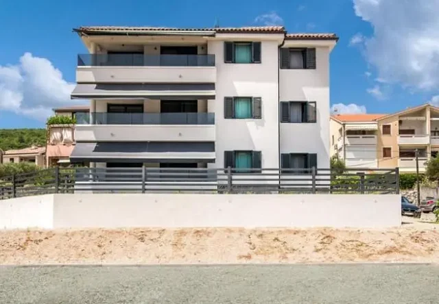 Dům a okolí; výhled