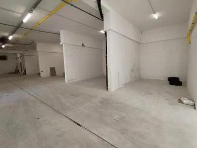 Keller; renovierungsbedürftig, fliesenboden