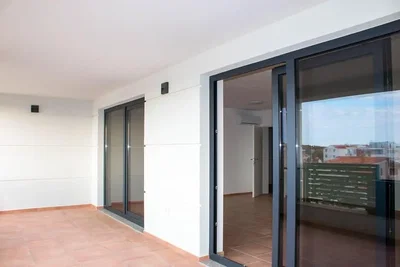 Balkon; výhled, dlažba