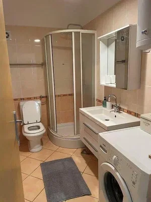 Koupelna; dlažba, přirozené světlo