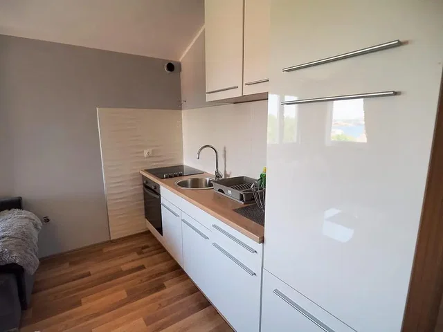 Küche; küchengeräte, blick, holzboden, tageslicht