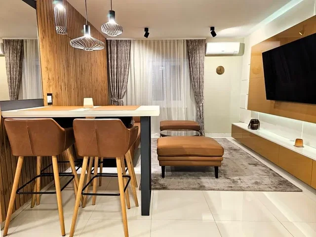 Obývací pokoj; moderní styl, dlažba, přirozené světlo