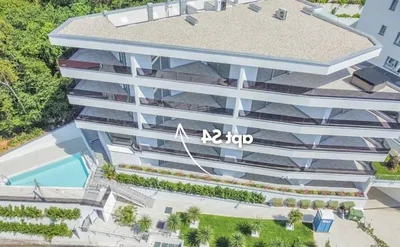 Кућа и околина; поглед, високи плафони