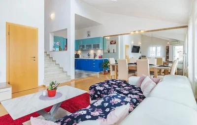 Wohnzimmer; tageslicht, moderner stil