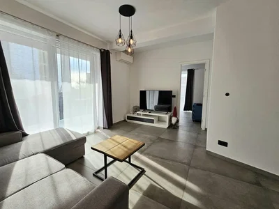Wohnzimmer; tageslicht, fliesenboden, moderner stil