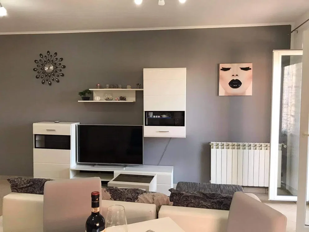 Obývací pokoj; moderní styl, přirozené světlo