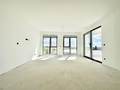 Obývací pokoj; přirozené světlo, nutná rekonstrukce, výhled