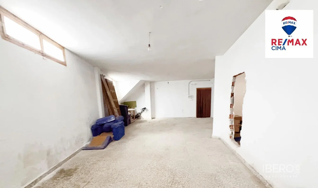 Остало; потребна реновација, природно светло