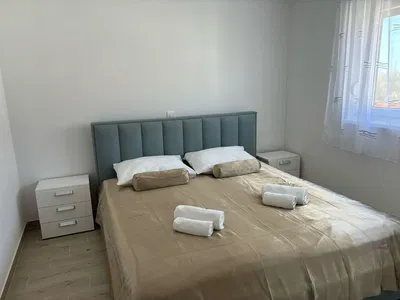 Schlafzimmer; tageslicht, fliesenboden