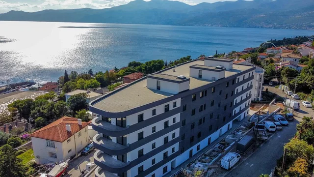 Casa y alrededores; vista