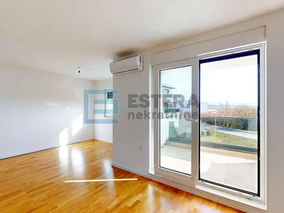Wohnzimmer; blick, holzboden, tageslicht, renoviert