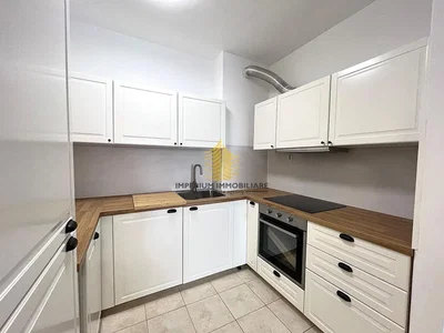 Küche; küchengeräte, fliesenboden, renoviert, tageslicht, moderner stil