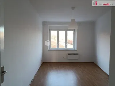 Schlafzimmer; holzboden, tageslicht, blick