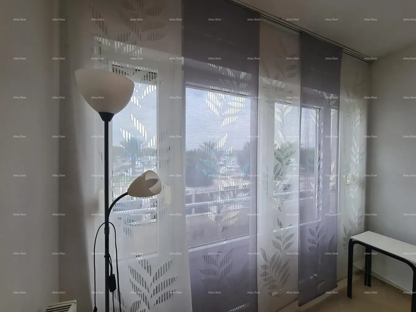 Salon; vue, lumière naturelle