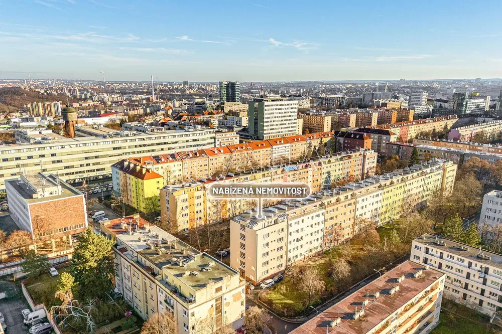 Maison et environs; vue