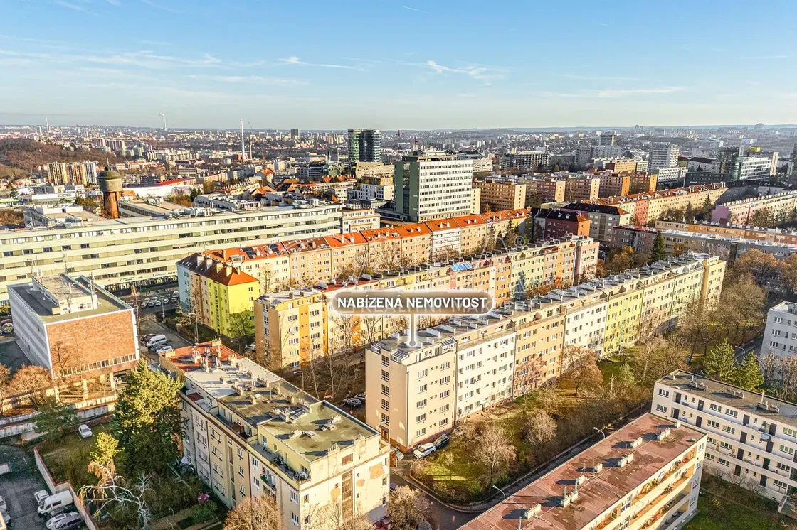 Maison et environs; vue