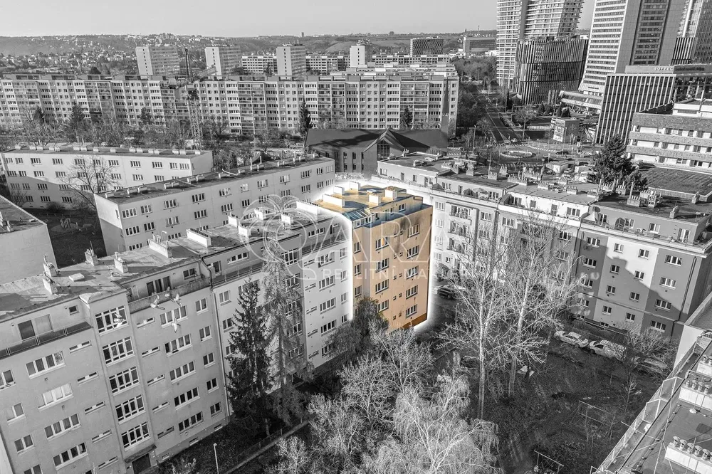 Maison et environs; vue