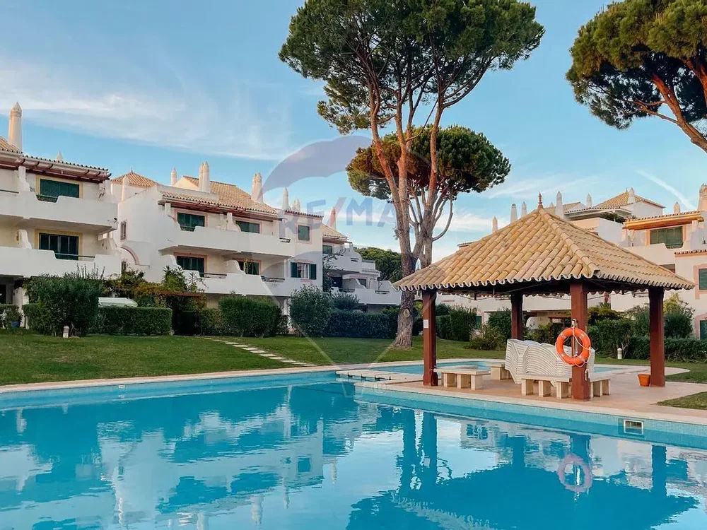 Кућа и околина; поглед