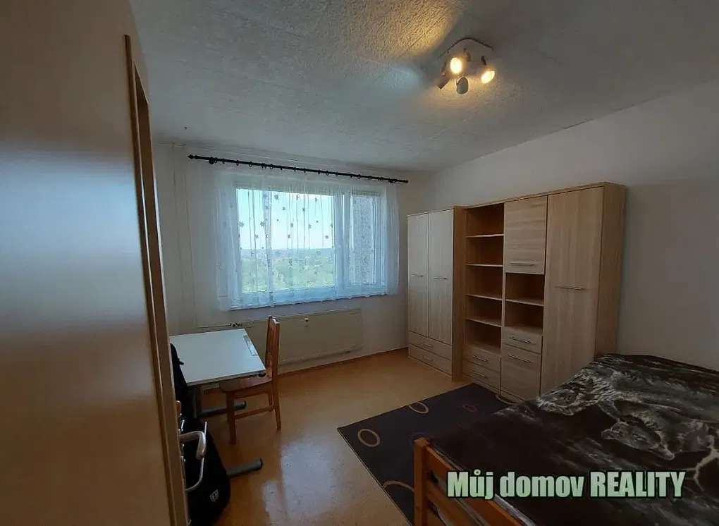 Dormitorio; luz natural