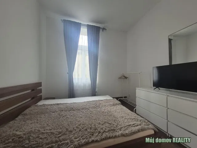 Slaapkamer; natuurlijk licht, moderne stijl