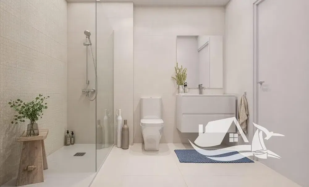 Banyo; fayans zemin, doğal ışık, tadilatlı