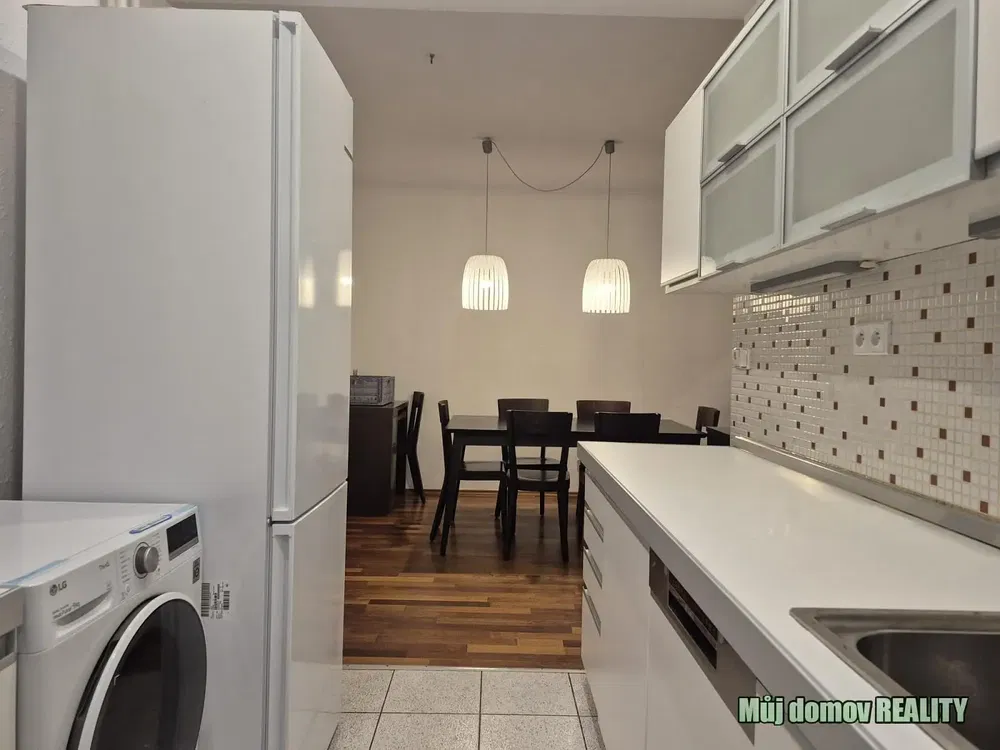 Cuisine; électroménager, carrelage