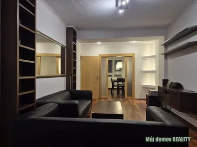 Salon; style moderne, parquet, lumière naturelle