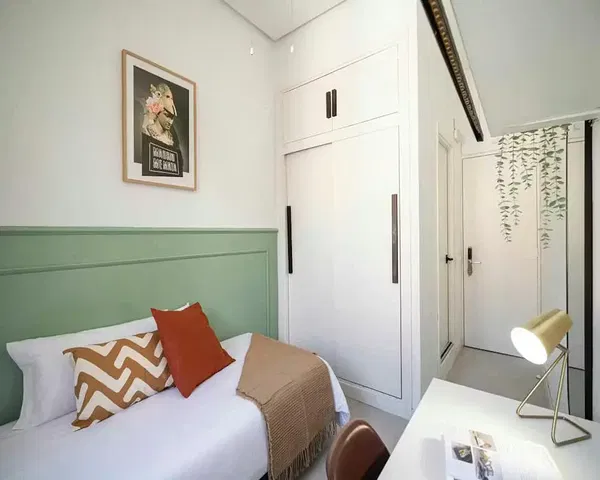 Schlafzimmer; tageslicht, moderner stil