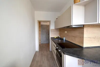 Cucina; elettrodomestici, ristrutturato, luce naturale