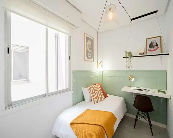 Bedroom; natural light, modern style