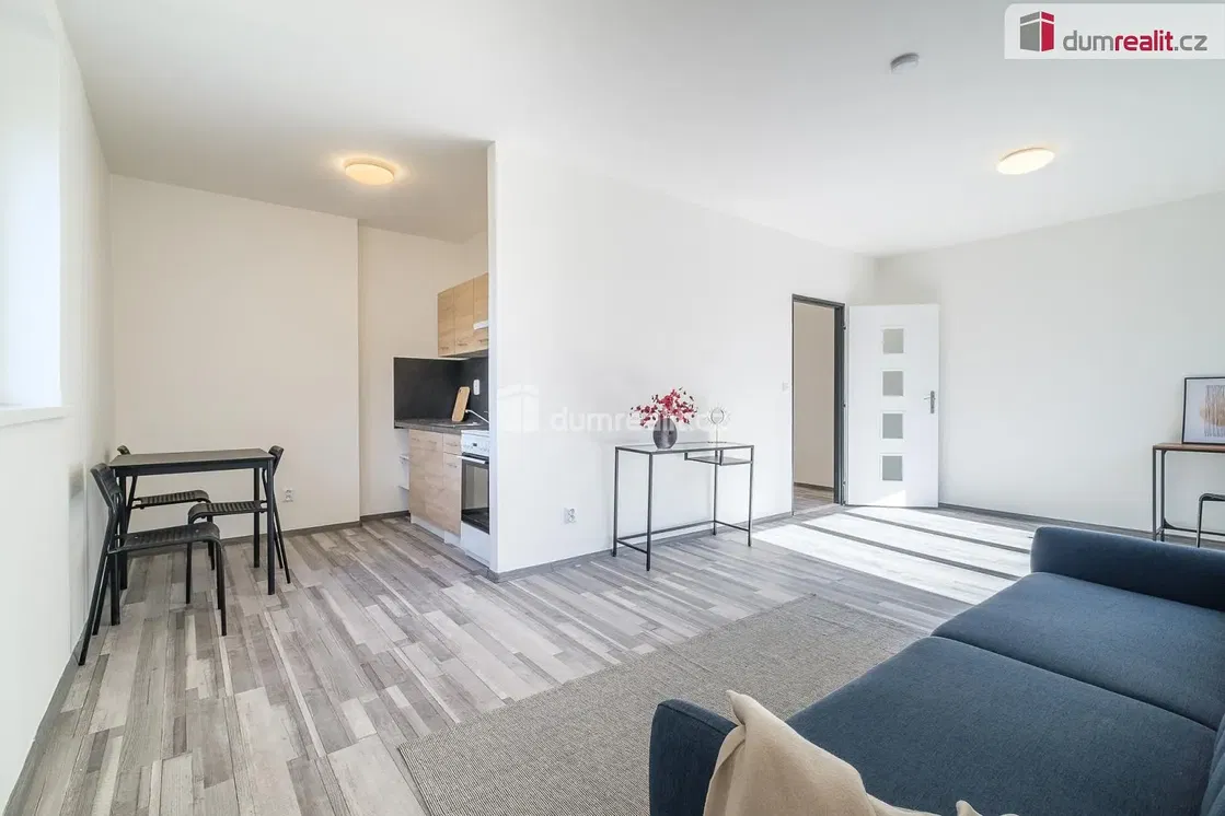 Wohnzimmer; fliesenboden, tageslicht, moderner stil, küchengeräte