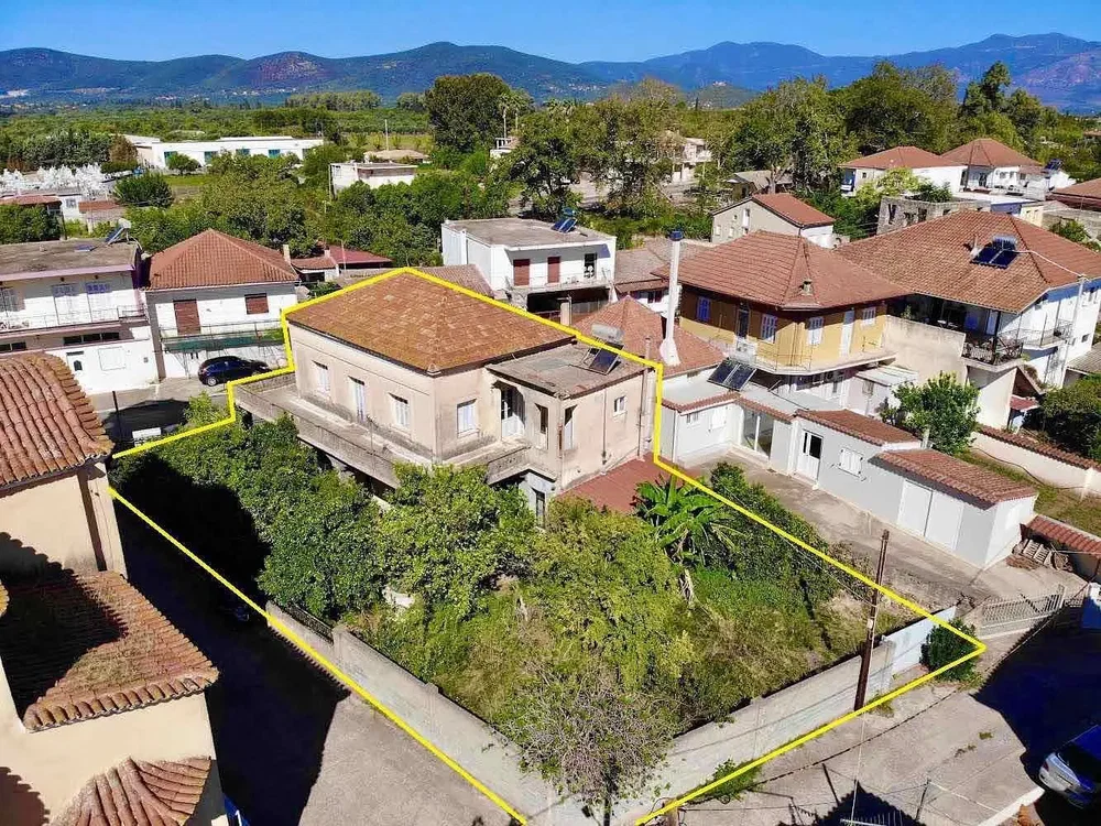 Maison et environs; vue