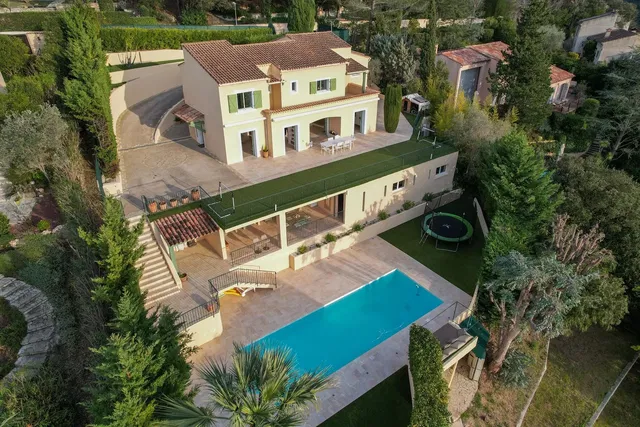 Haus und umgebung; blick