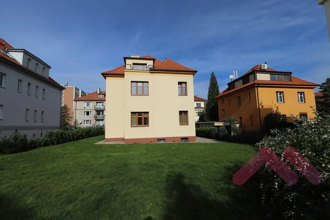 Haus und umgebung; blick