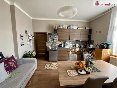 Obývací pokoj; výhled, přirozené světlo