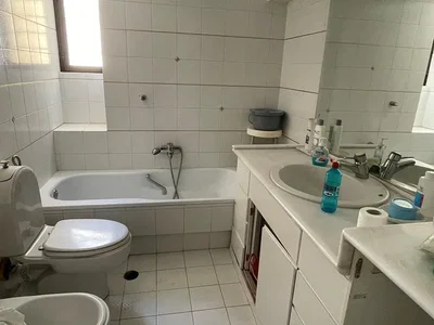 Salle de bain; carrelage, lumière naturelle