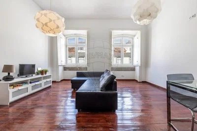 Salon; parquet, lumière naturelle, style moderne