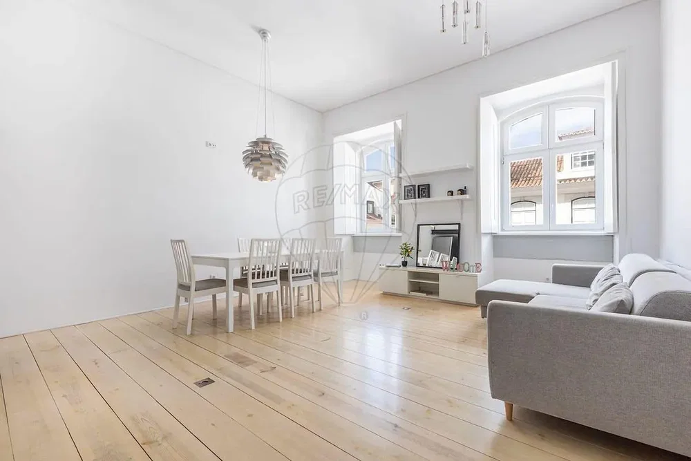 Salon; parquet, lumière naturelle, style moderne